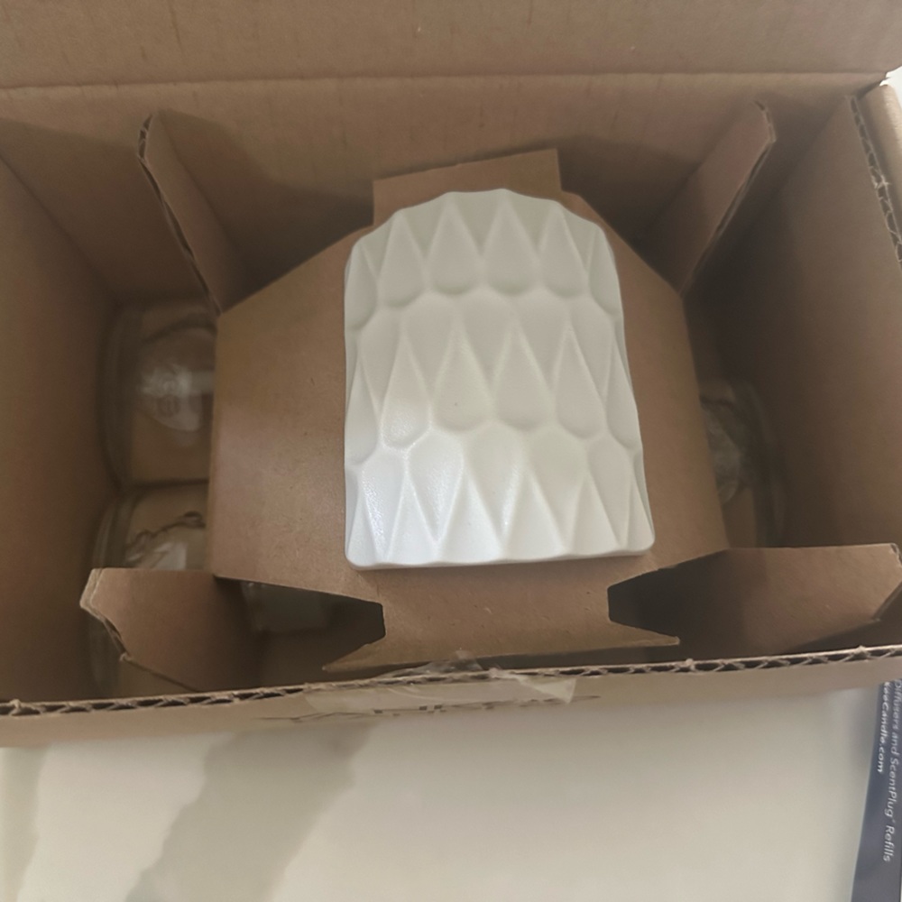 Yankee candle 4 piece plug in set -clean cotton